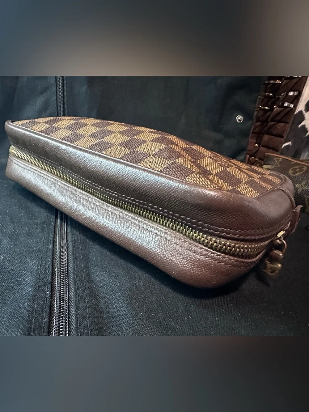 Louis Vuitton Trousse Toilette 25